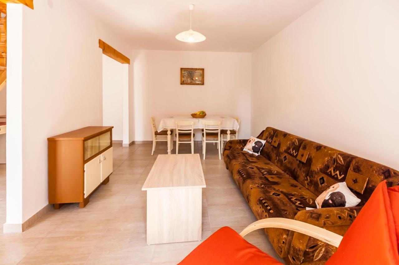 House Krizanic In Marcana, Istria, With 2 Apartments, Total 9 Guests Eksteriør bilde