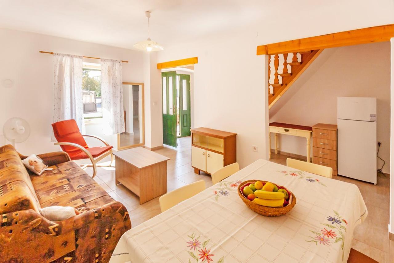 House Krizanic In Marcana, Istria, With 2 Apartments, Total 9 Guests Eksteriør bilde