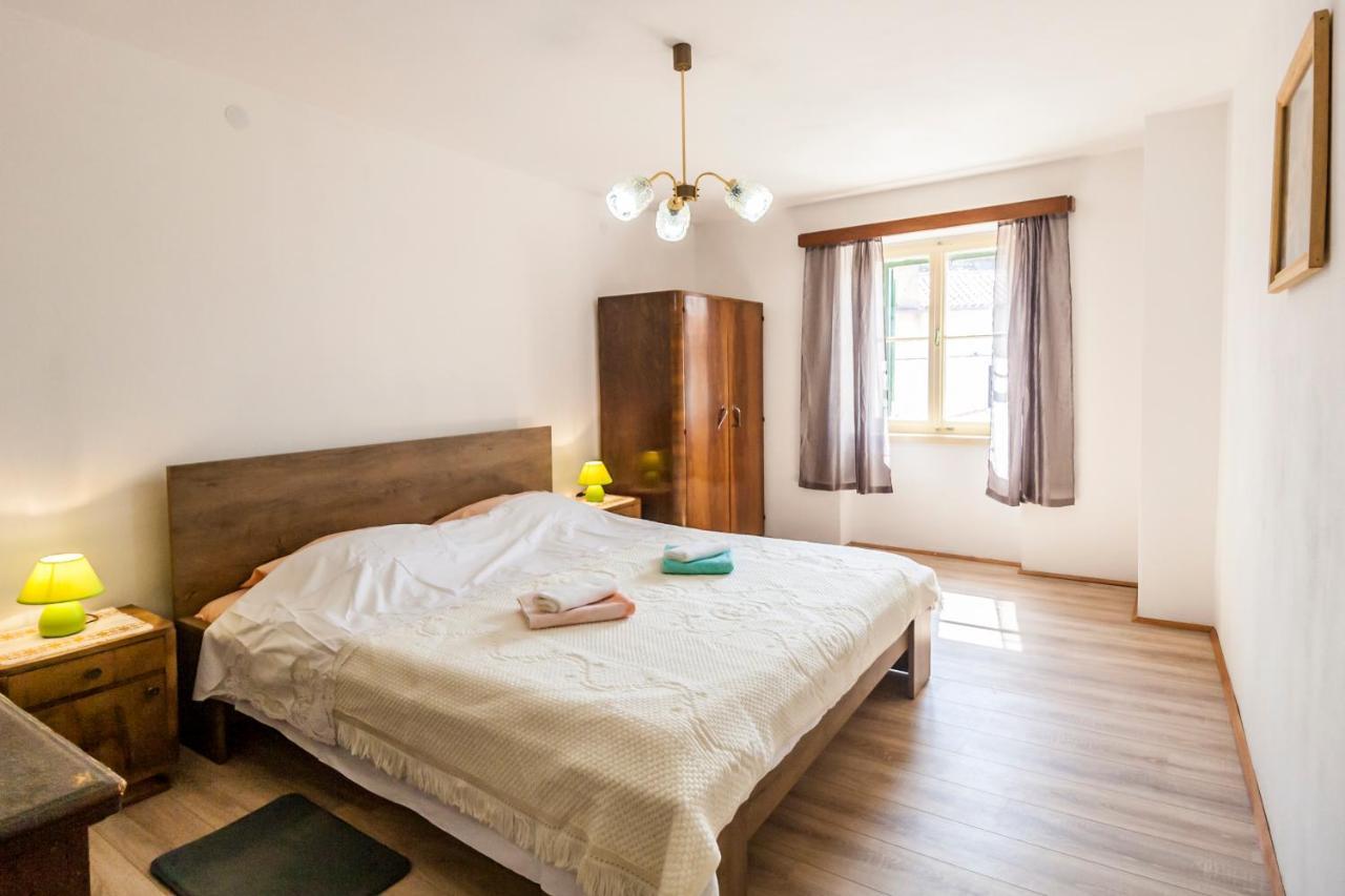 House Krizanic In Marcana, Istria, With 2 Apartments, Total 9 Guests Eksteriør bilde