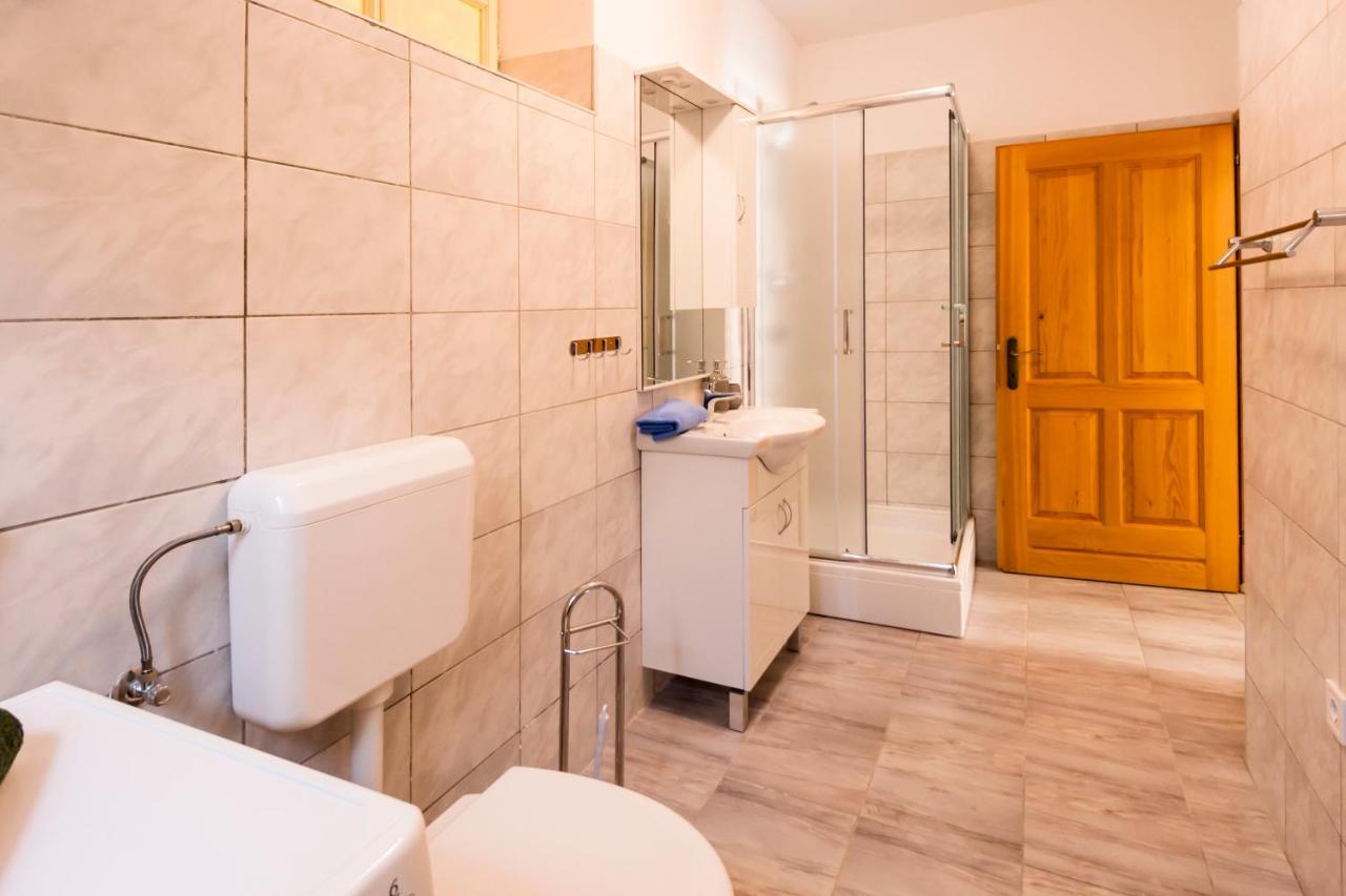 House Krizanic In Marcana, Istria, With 2 Apartments, Total 9 Guests Eksteriør bilde